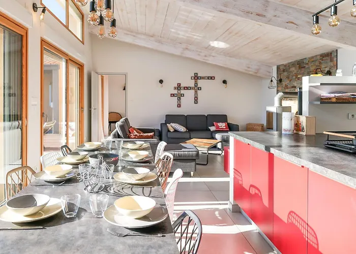 别墅 Superbe Avec Piscine Situee A 2 Km De La Grande Des Sables 莱萨布勒-多洛讷