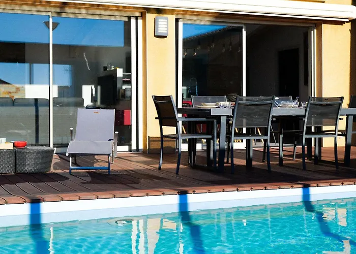 Superbe Avec Piscine Situee A 2 Km De La Grande Des Sables Willa *