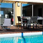 Superbe Avec Piscine Situee A 2 Km De La Grande Des Sables Villa *