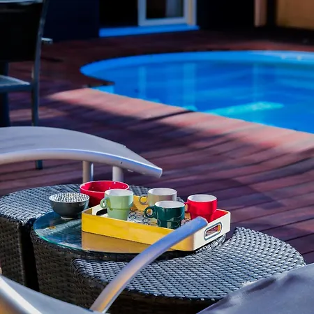 Superbe Avec Piscine Situee A 2 Km De La Grande Des Sables