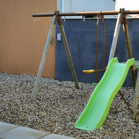 Superbe Avec Piscine Situee A 2 Km De La Grande Des Sables