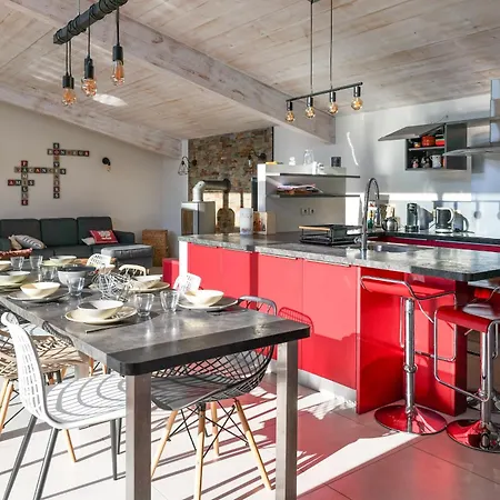 Superbe Avec Piscine Situee A 2 Km De La Grande Des Sables *